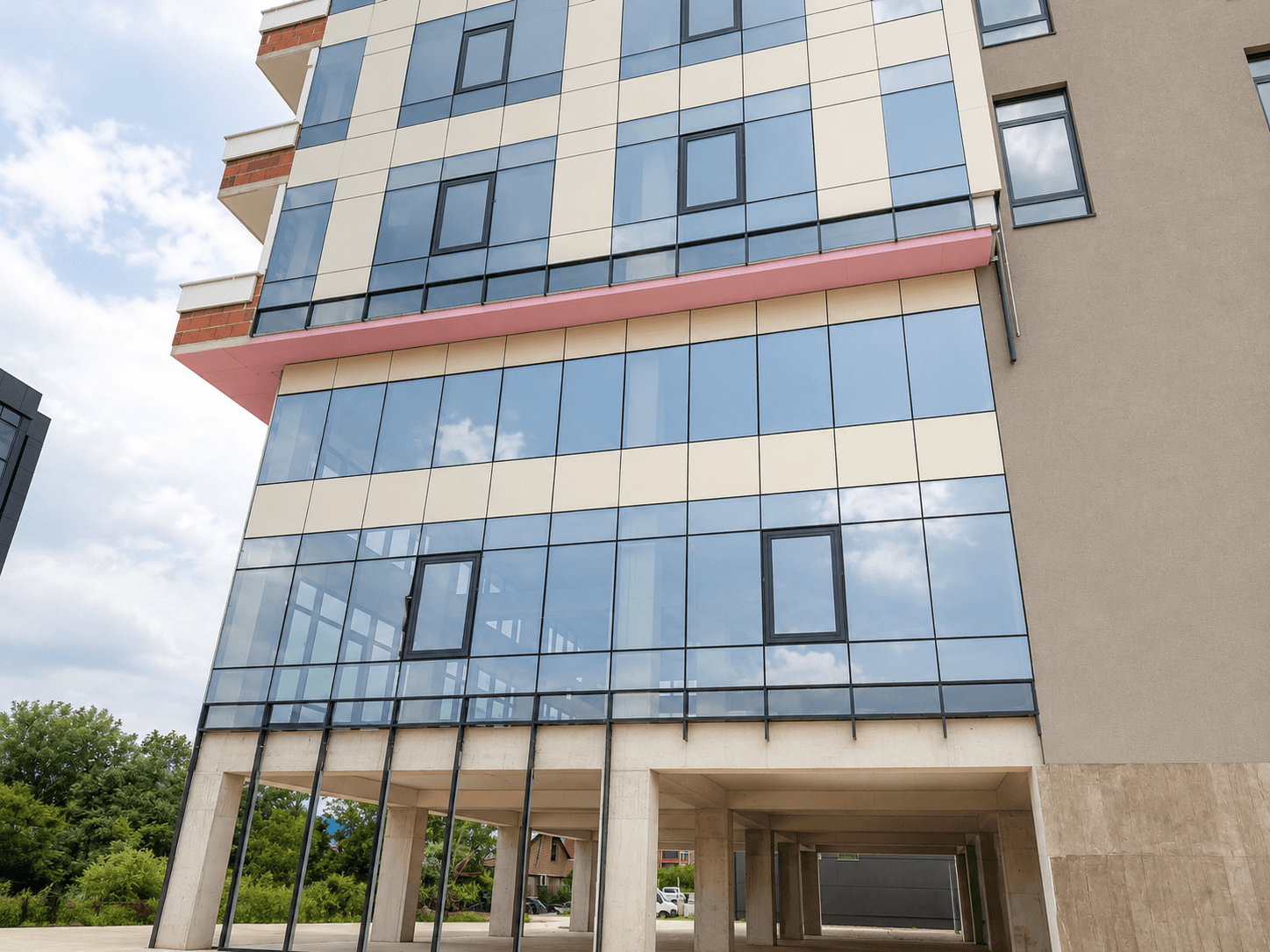 Се продава деловен простор 520м2 во Карпош - 3