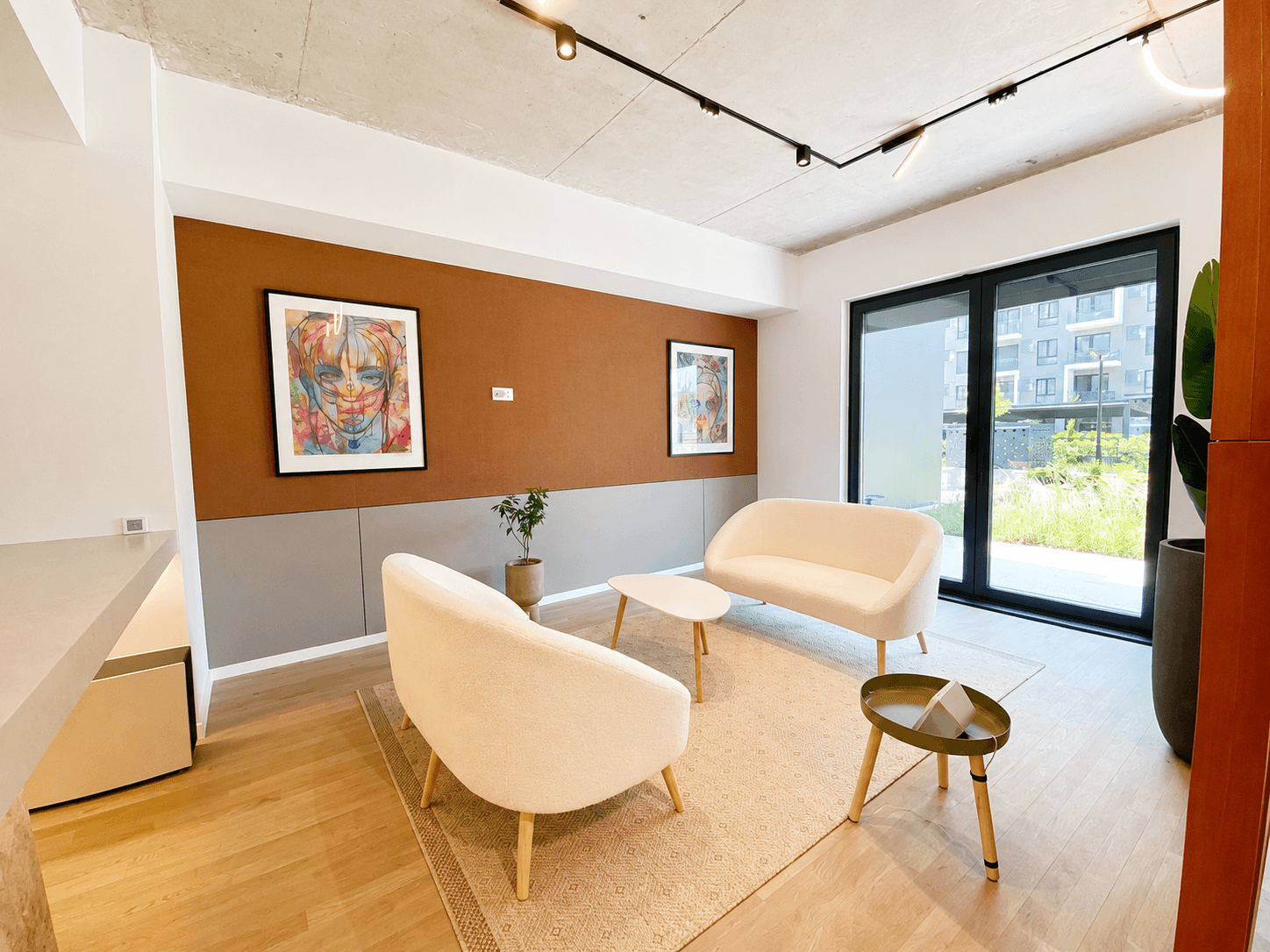 Деловен простор за изнајмување во East Gate Living - За Изнајмување - Скопје - Слика 11