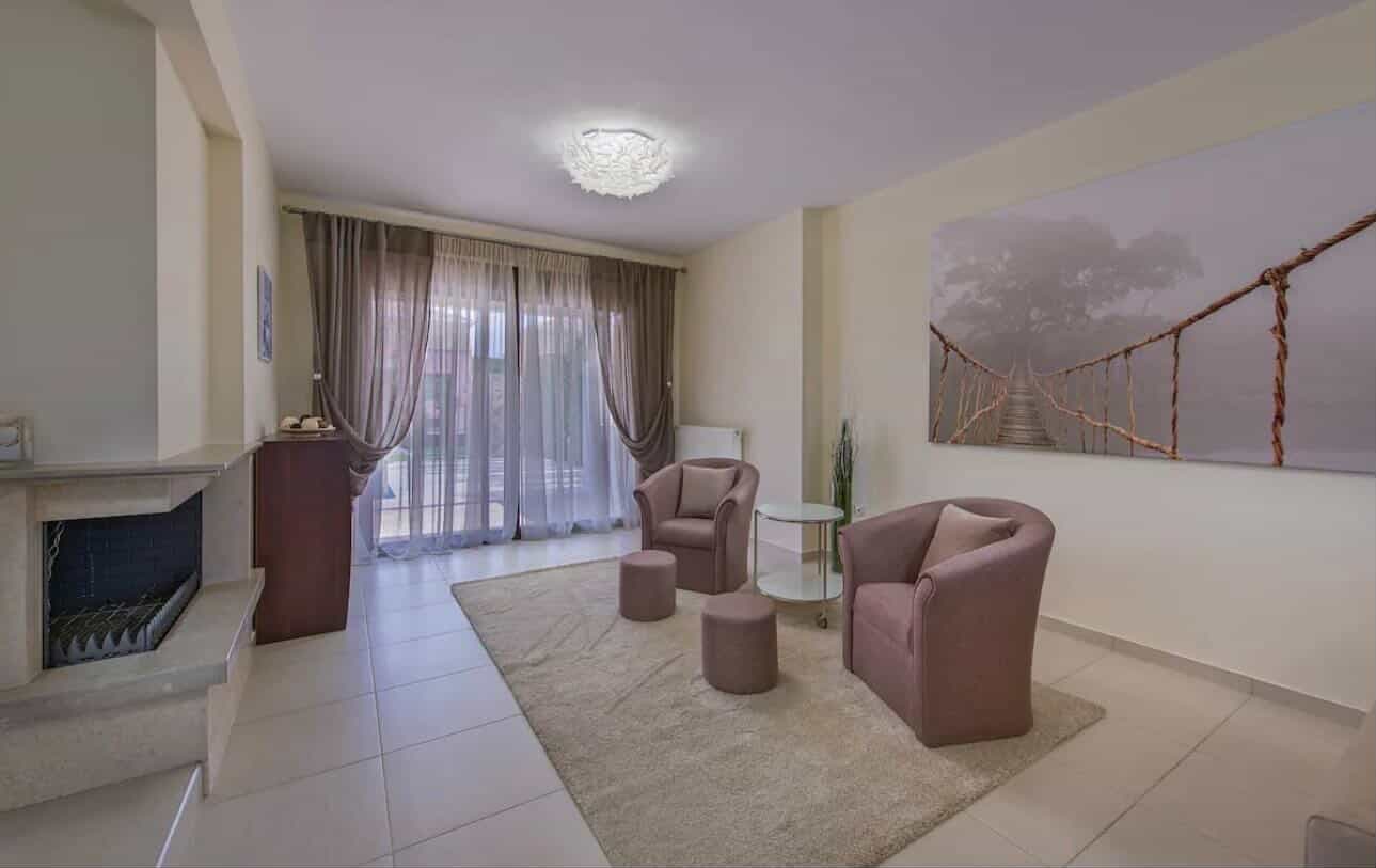 Modern and comfortable villa in Sunny Beach - For Sale - Greece - Image 8