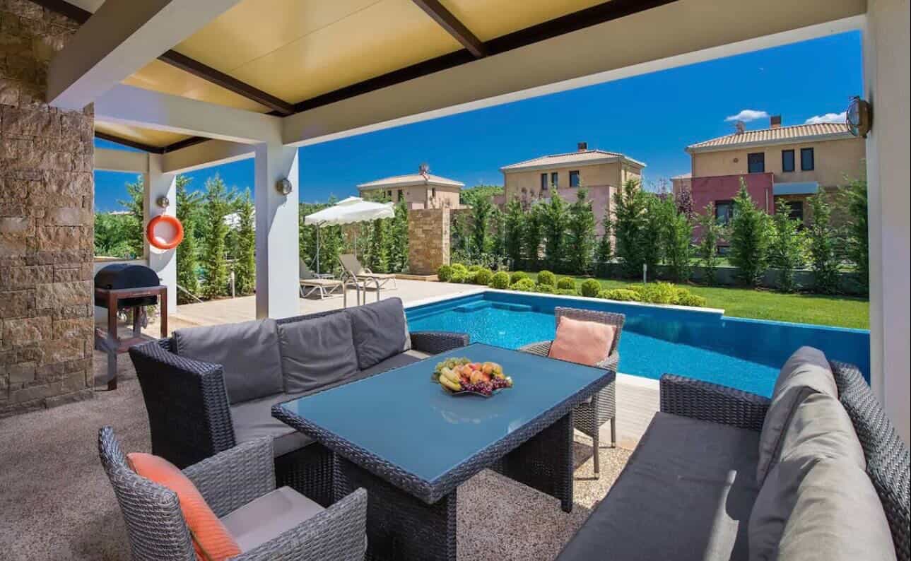 Modern and comfortable villa in Sunny Beach - For Sale - Greece - Image 11