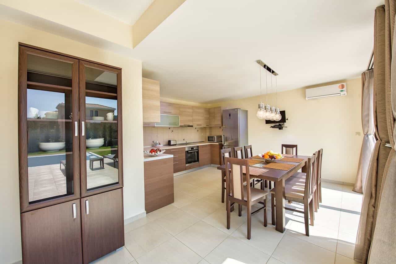 Modern and comfortable villa in Sunny Beach - For Sale - Greece - Image 7