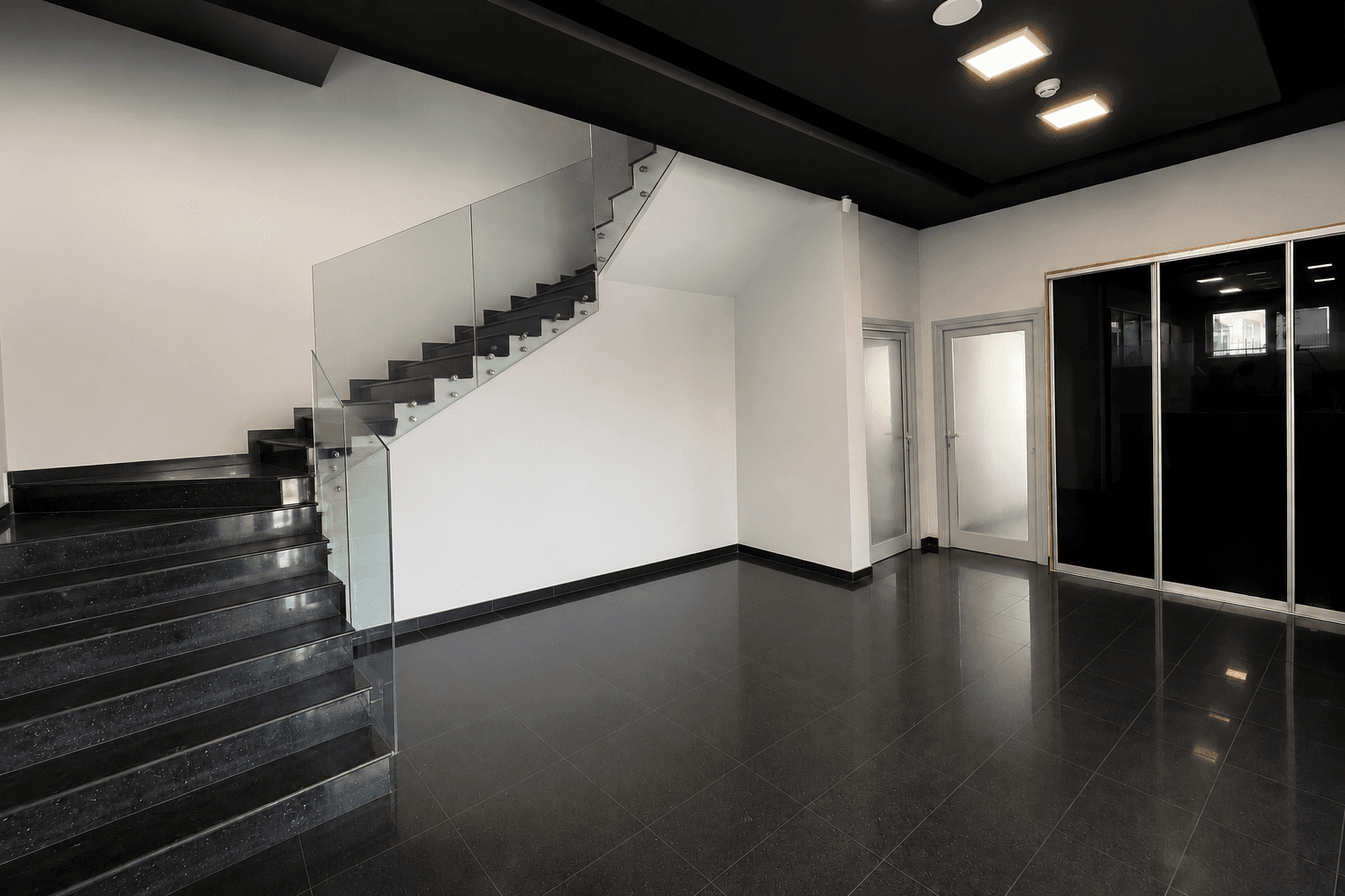 Commercial Building with Warehouse for Sale in Vizbegovo - For Sale - Skopje - Image 6