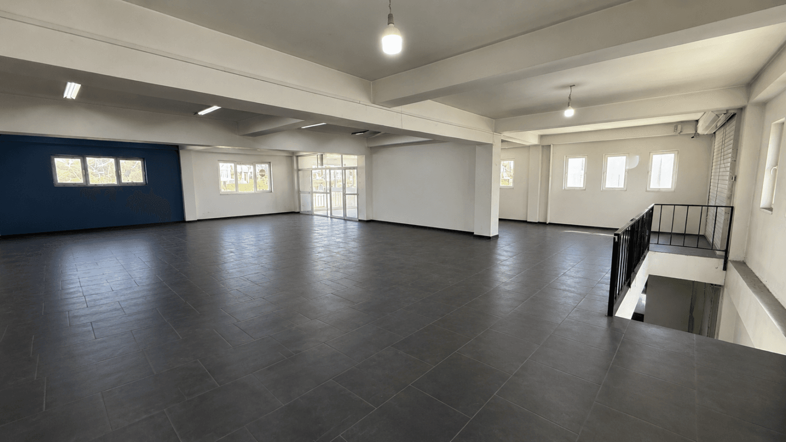 Commercial Building with Warehouse for Sale in Vizbegovo - 3