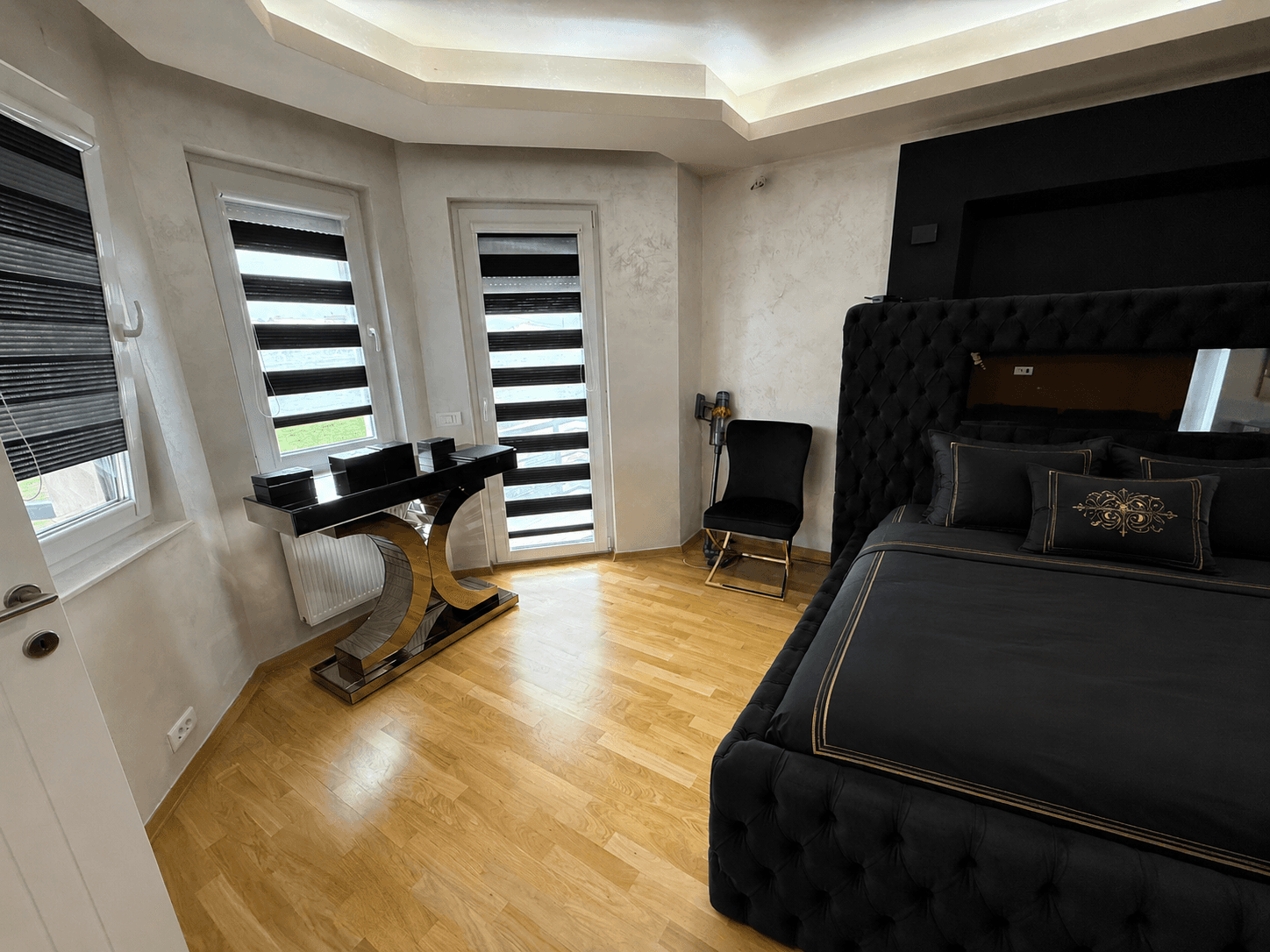 House 260m2 in Ilinden - For Sale - Skopje - Image 8