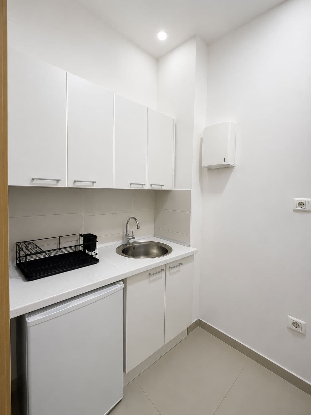 Office space 164m2 for sale in business building in the center of Skopje - For Sale - Skopje - Image 6