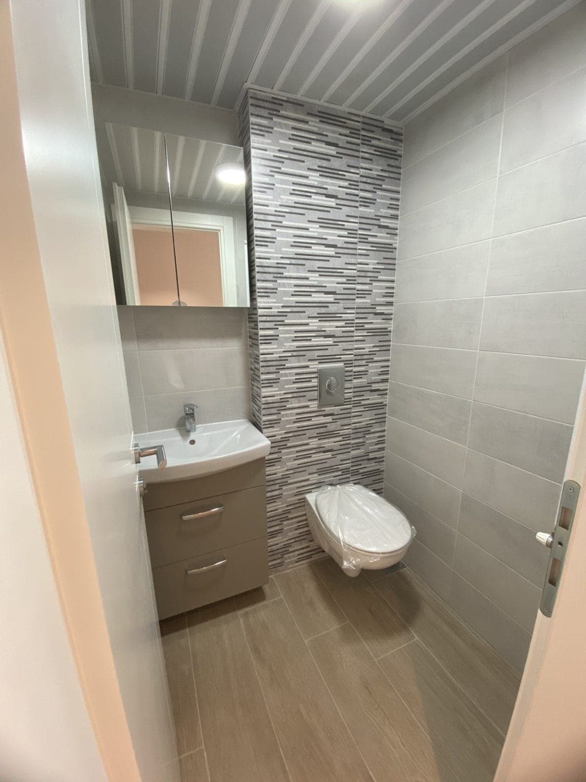 Brand-new apartment in Vodno with a spacious terrace - For Sale - Vodno - Image 14