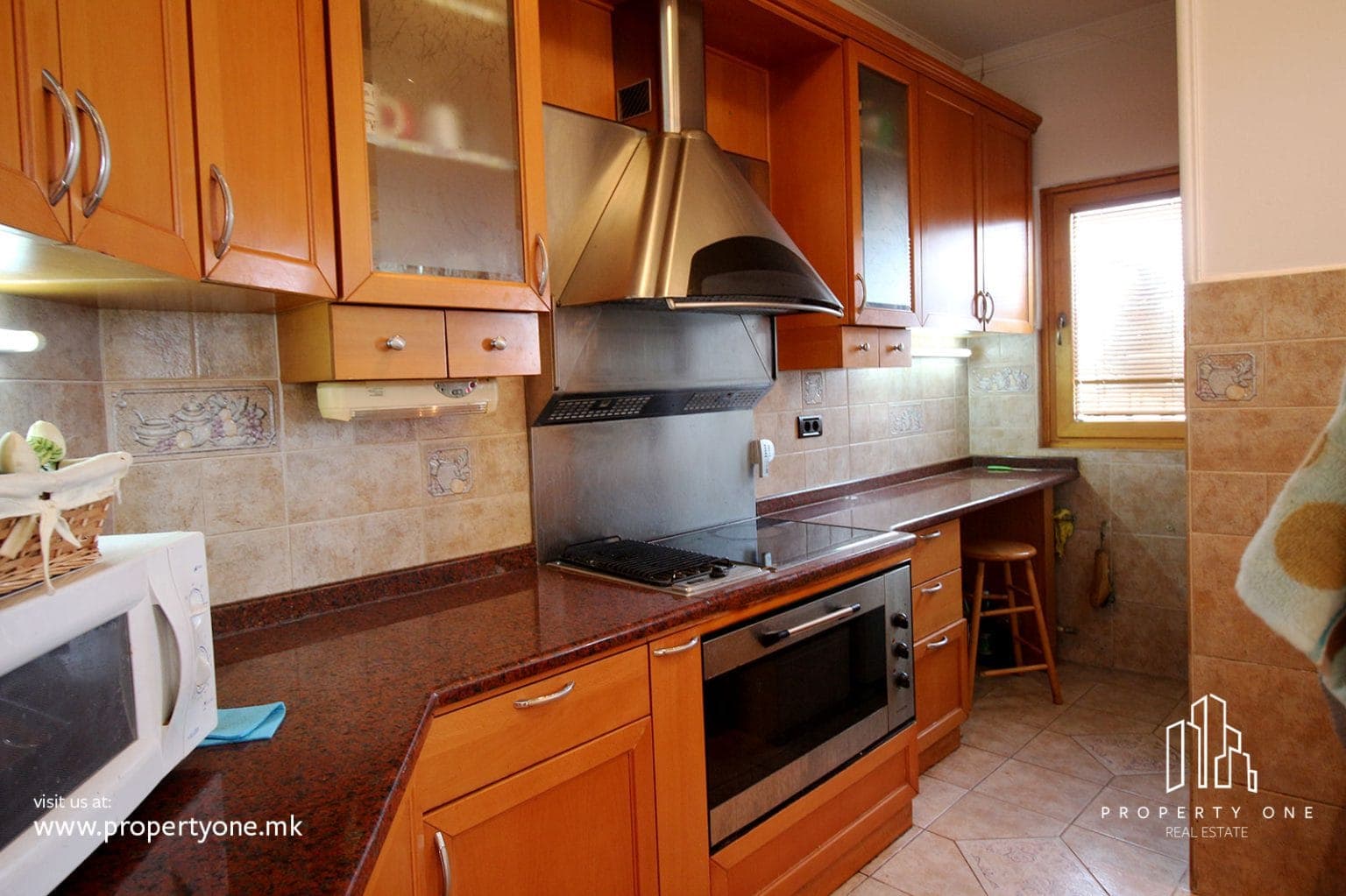 ЛУКСУЗНО НАМЕСТЕН СТАН ВО ЦЕНТАР - За Изнајмување - Центар - Слика 4