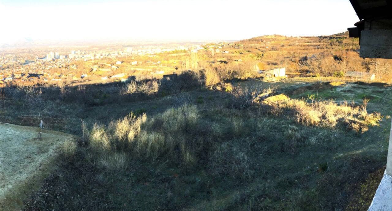 Plot on exclusive location with beautiful views - 2