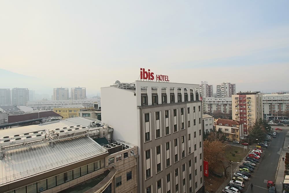Spacious business premises with excellent location - For Rent - Centar - Image 6