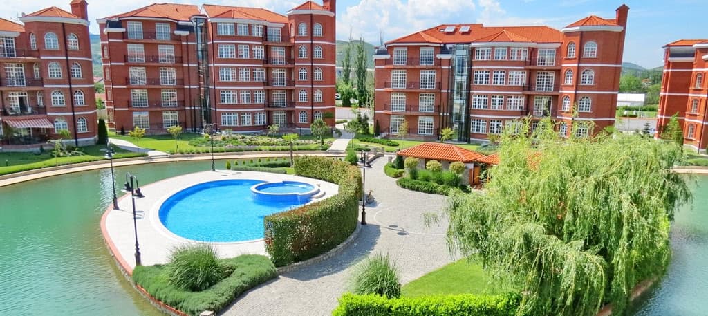Луксузен стан на безбедна и мирна локација - За Изнајмување - Чучер - Сандево - Слика 8