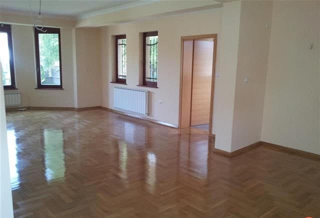 Beautiful house with spacious 550m2 yard - For Rent - Zlokukjani - Image 4