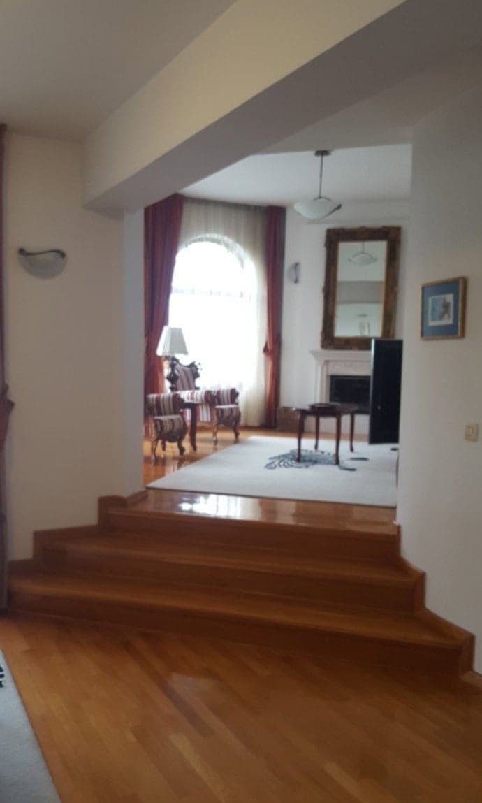 Beautiful and classical 200m2 apartment - 3