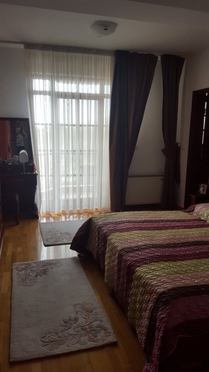 Beautiful and classical 200m2 apartment - 2
