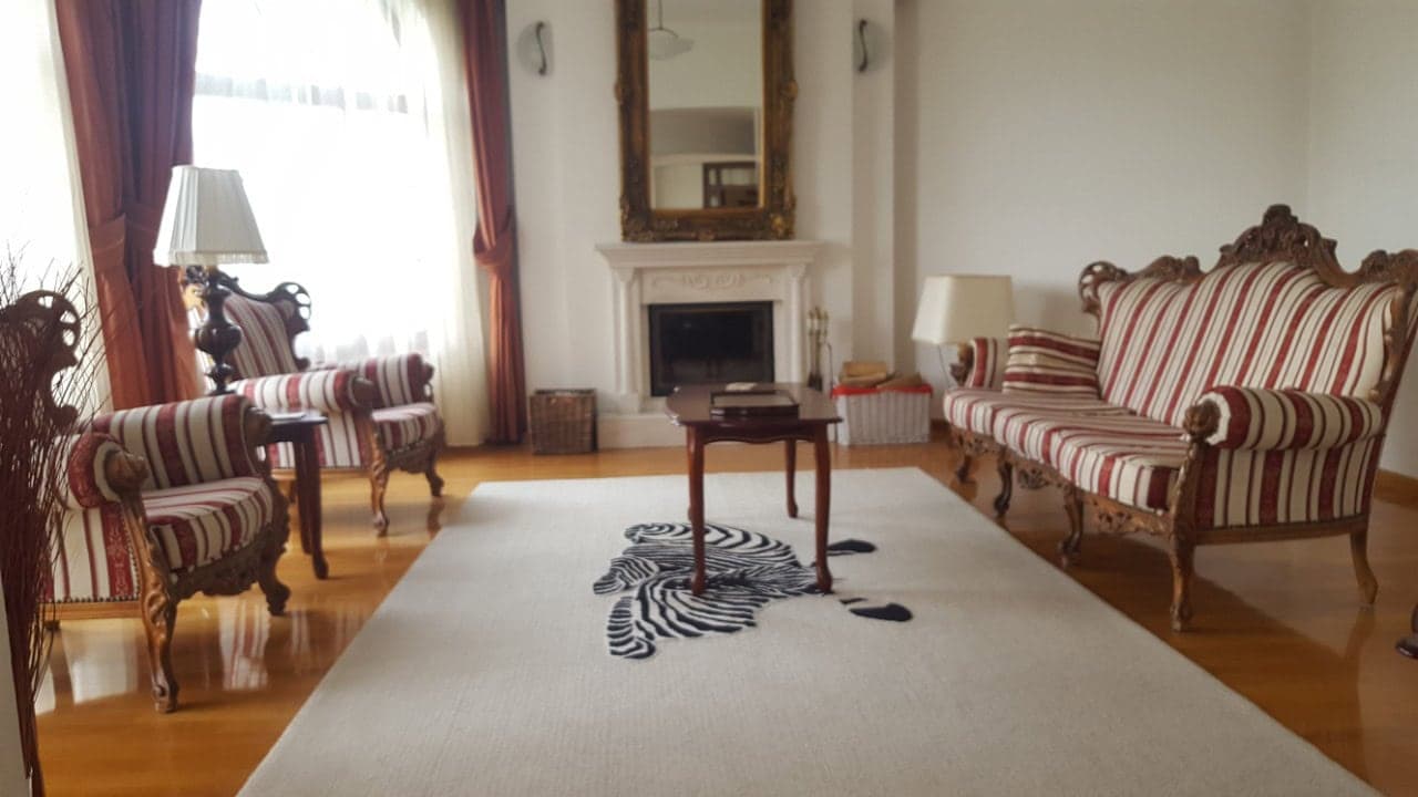 Beautiful and classical 200m2 apartment - For Rent - Zlokukjani - Image 8
