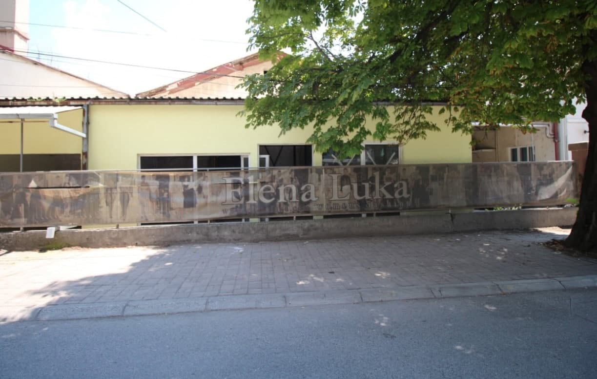 Деловен простор на одлична локација - За Изнајмување - Центар - Слика 3