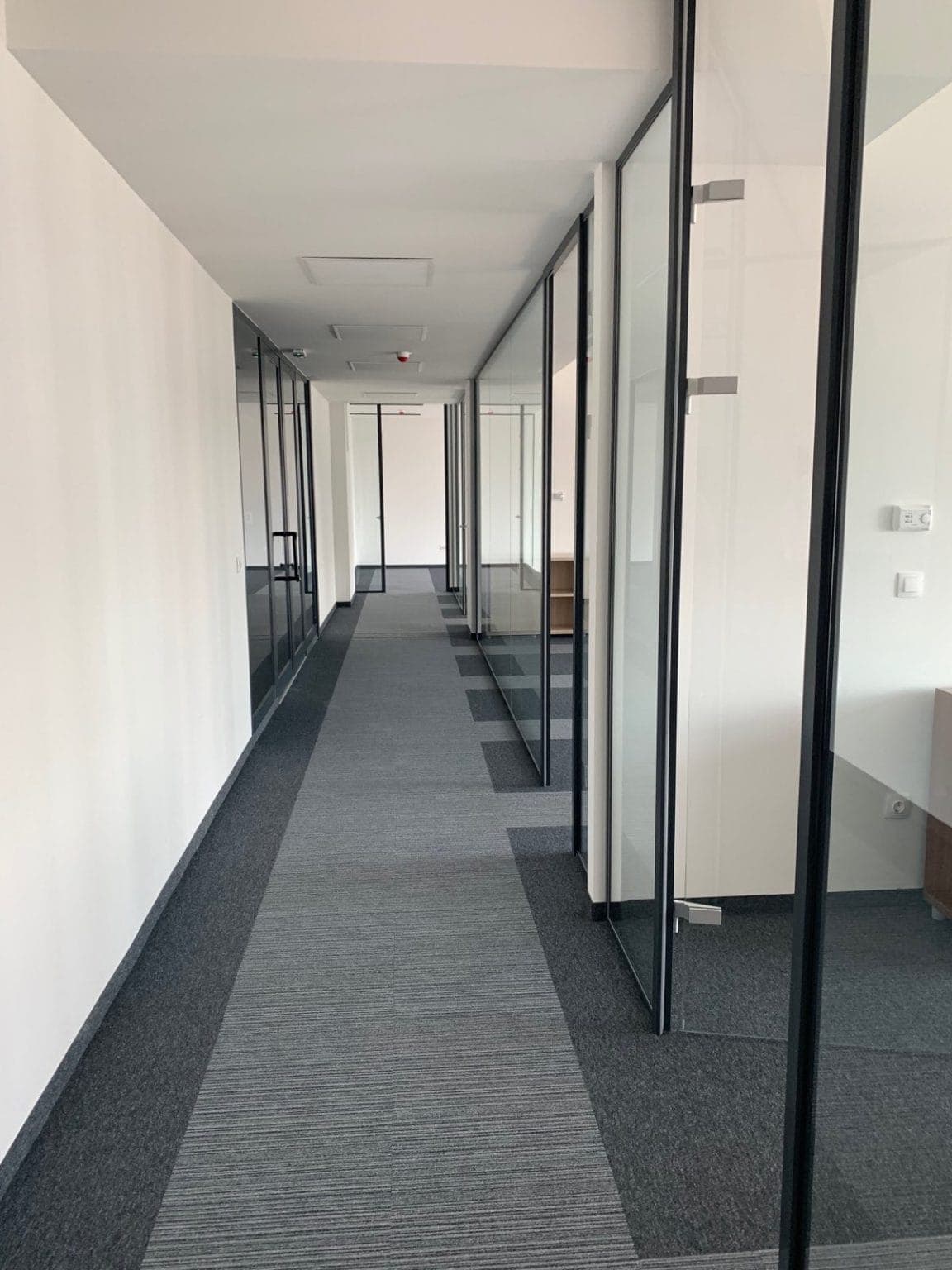 New luxurious business/office building - For Rent - Aerodrom - Image 6