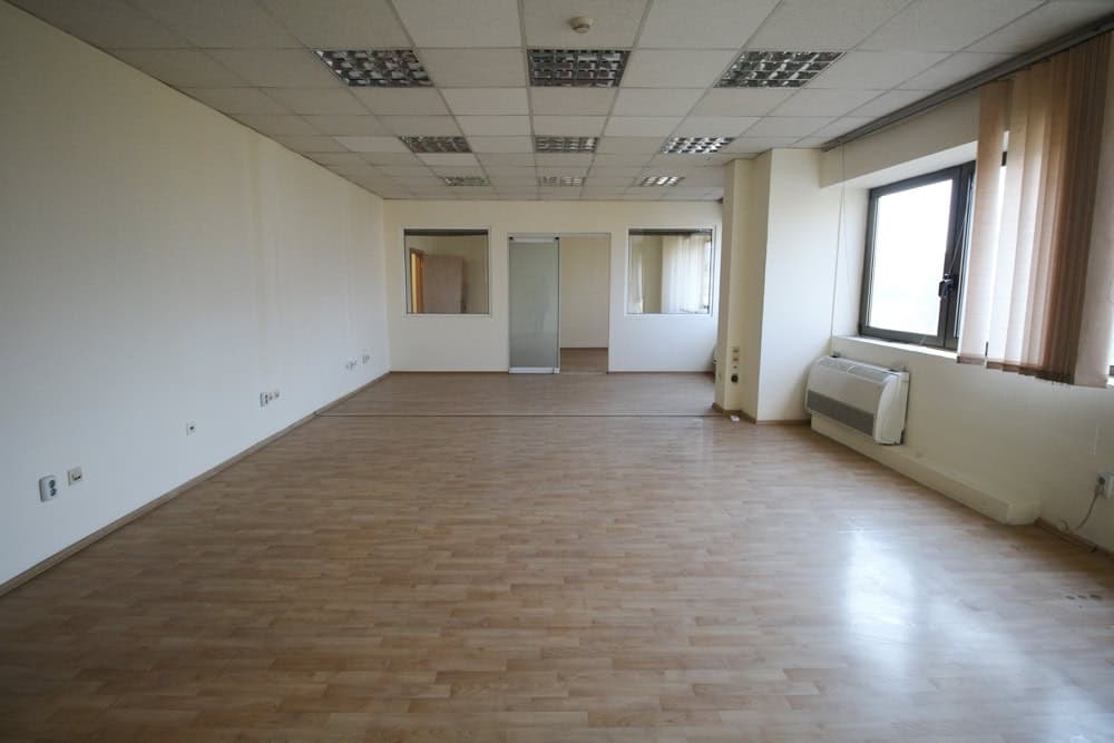 Office space in Aerodrom 1260m2 - For Rent - Aerodrom - Image 3