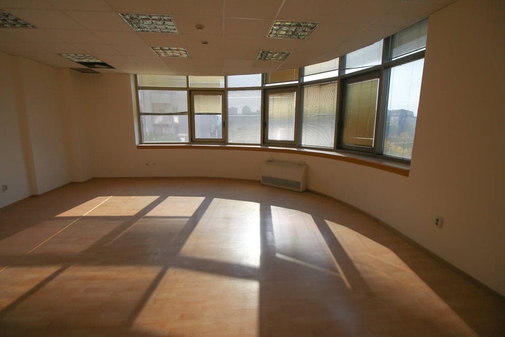 Office space in Aerodrom 1260m2 - For Rent - Aerodrom - Image 1