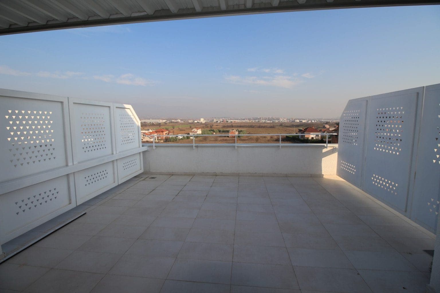 Куќа во затворен комплекс во Бардовци - За Изнајмување - Бардовци - Слика 9