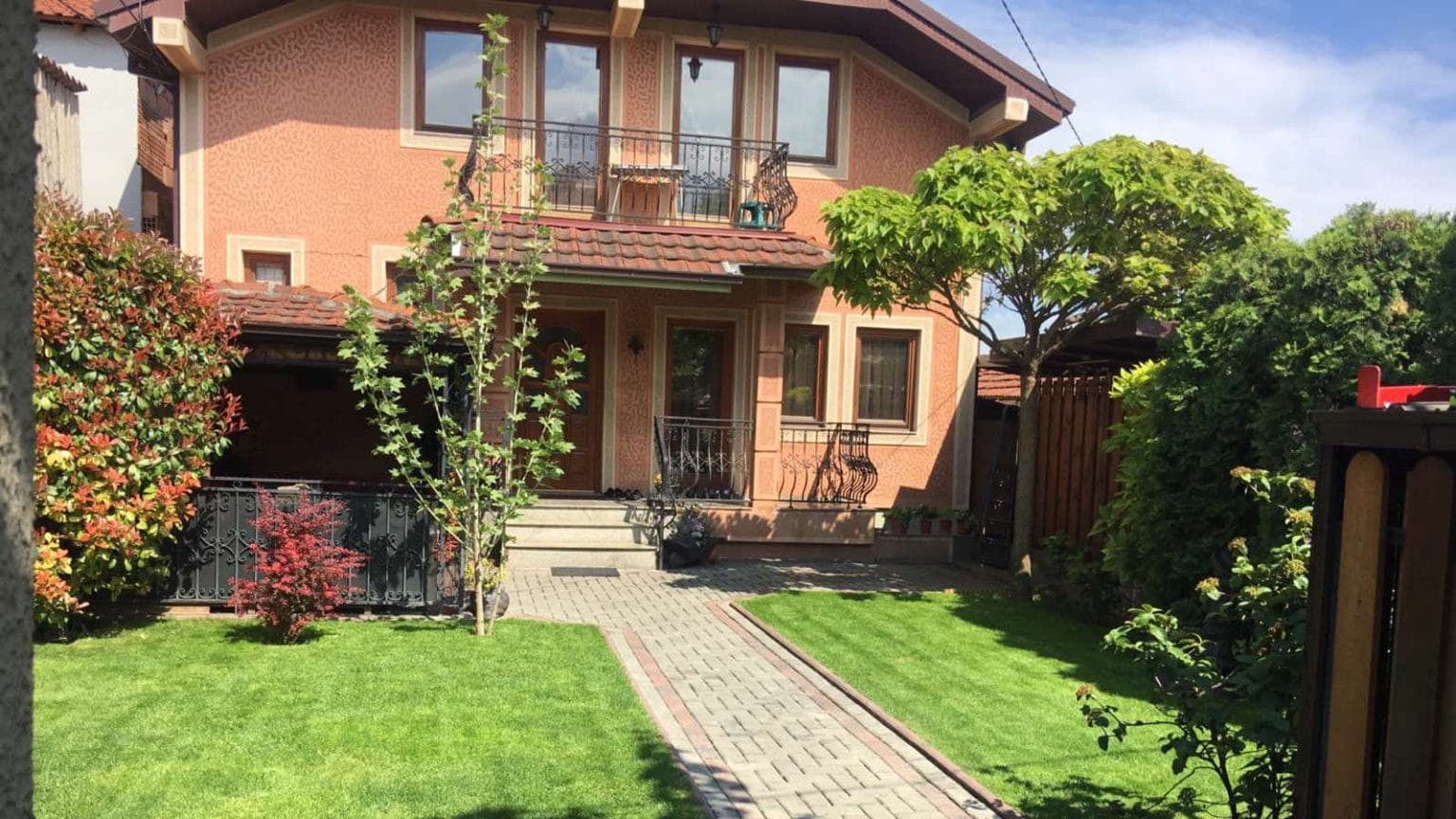 Luxury house in Radishani - За Продажба - Бутел - Image 1