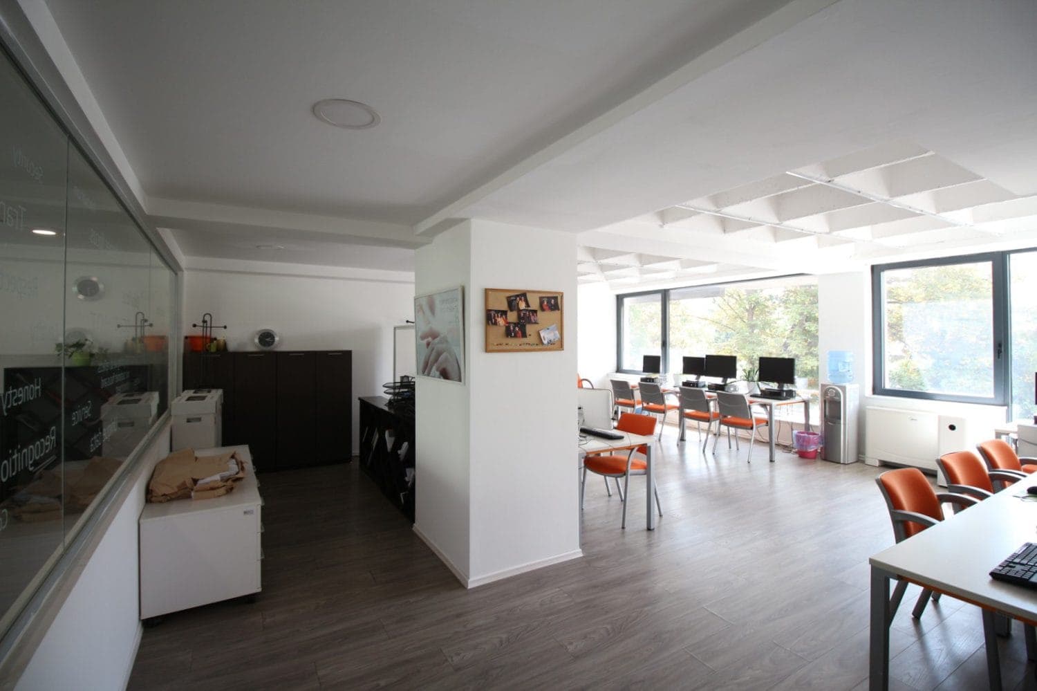 Деловен простор во Центар - За Изнајмување - Центар - Слика 4