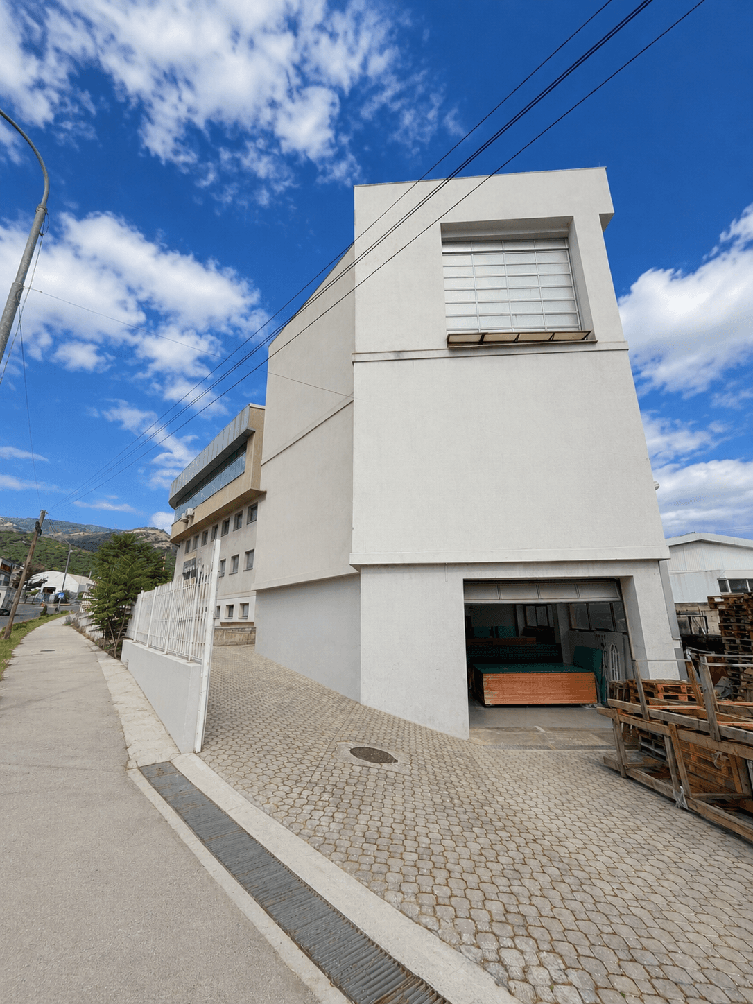 Warehouse and office space - 2