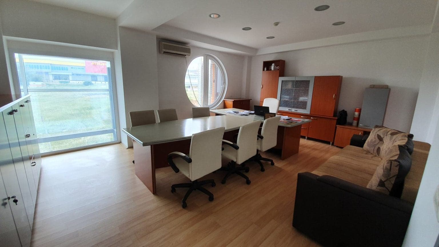 Business facility available for factory or warehouse - For Rent - Shtip - Image 8