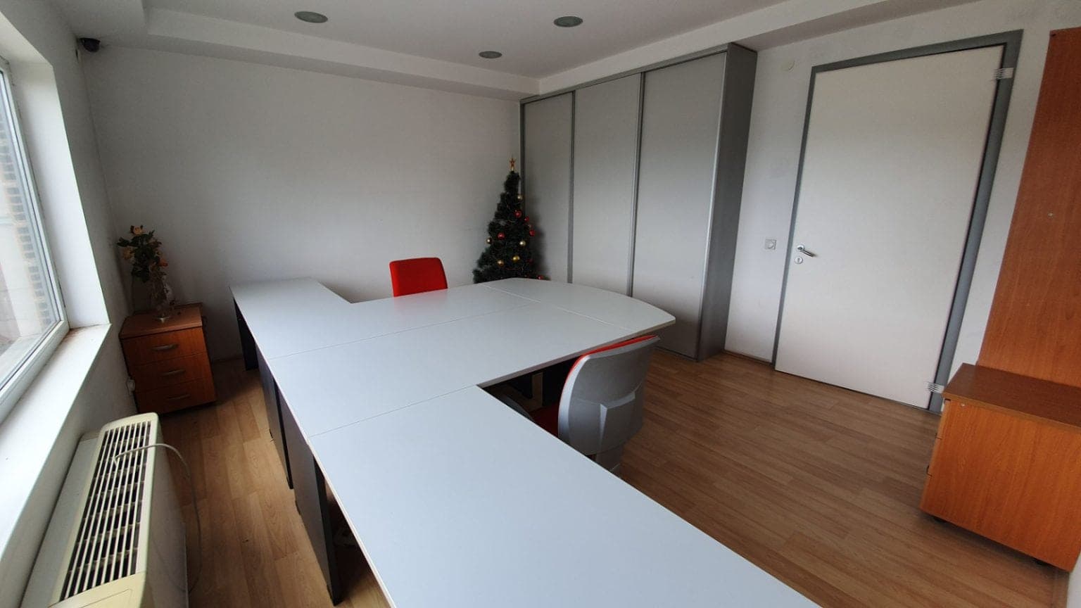 Business facility available for factory or warehouse - For Rent - Shtip - Image 10