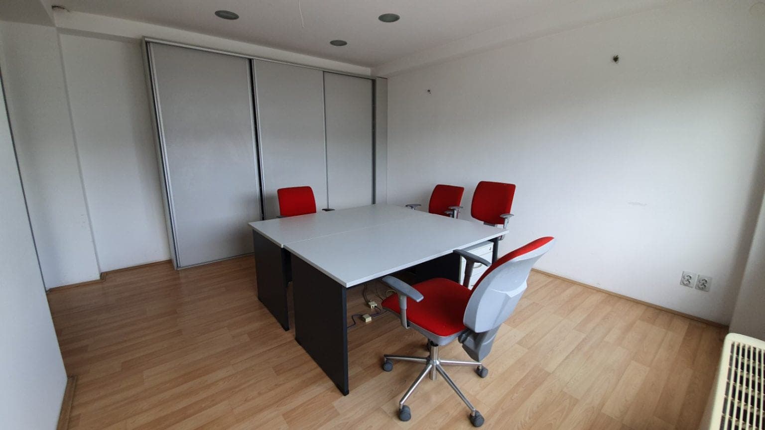 Business facility available for factory or warehouse - For Rent - Shtip - Image 9