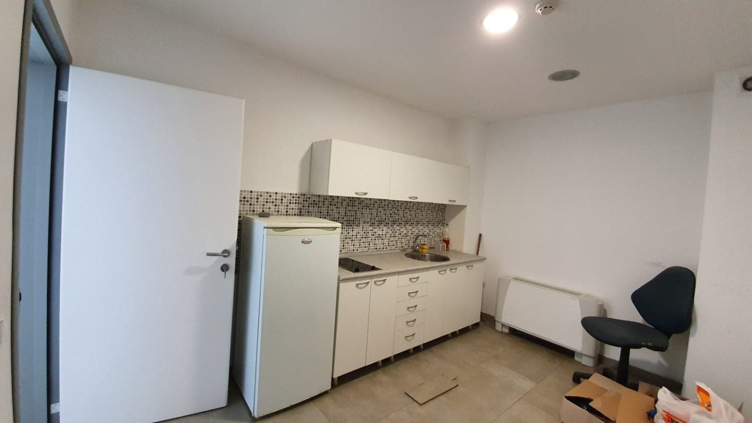 Business facility available for factory or warehouse - For Rent - Shtip - Image 13