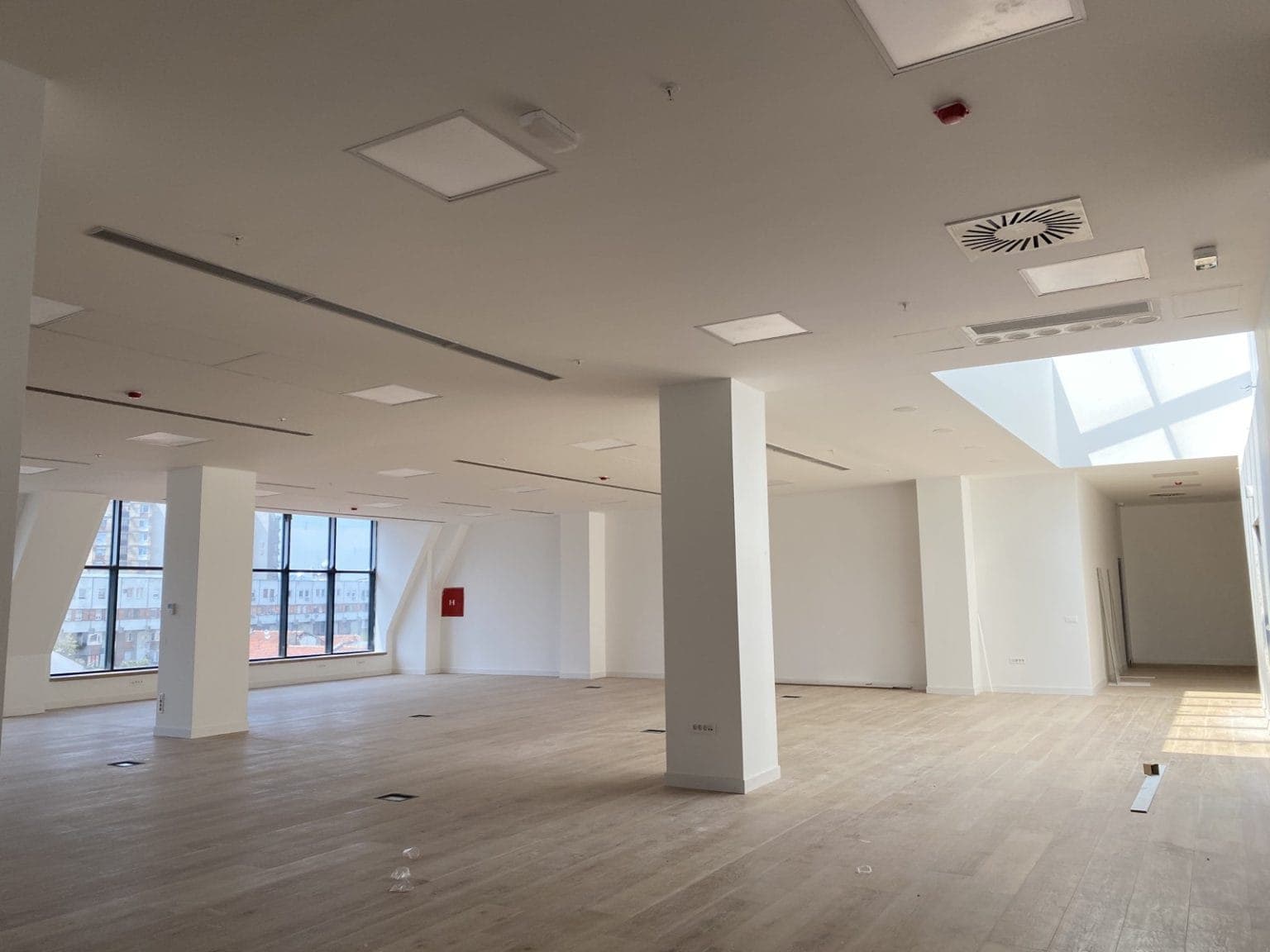 Exclusive business/office space in Centar - For Rent - Centar - Image 10