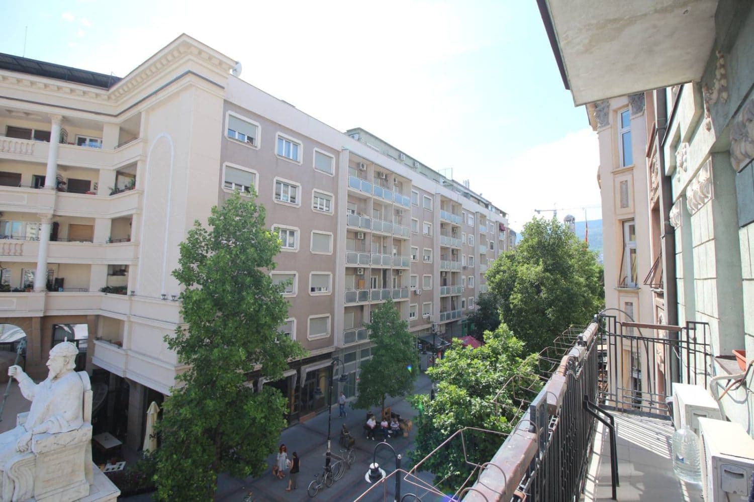 Се изнајмува деловен простор на плоштад - За Изнајмување - Центар - Слика 11