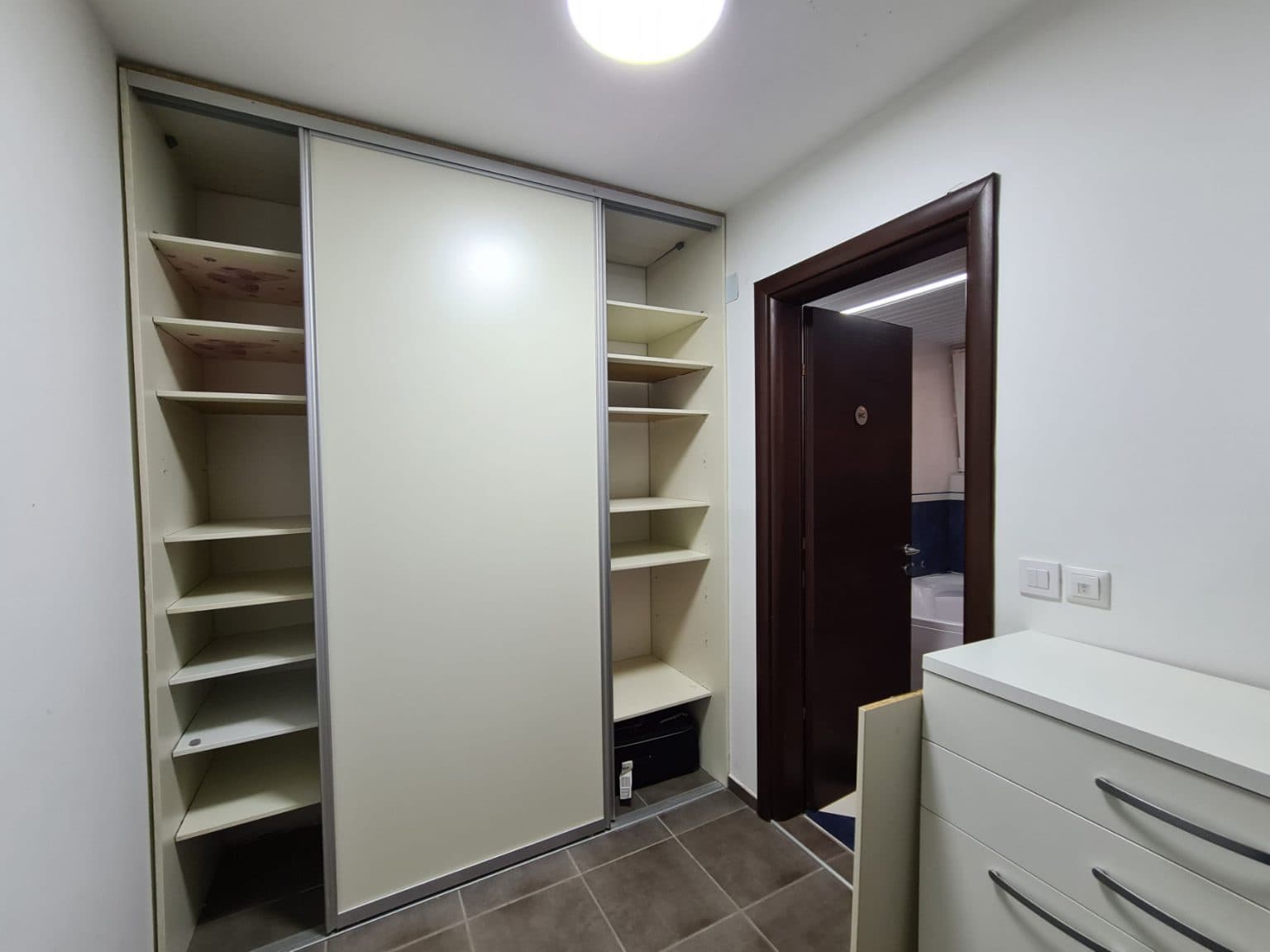 Стан 220м2 со прекрасен поглед - За Продажба - Водно - Слика 11