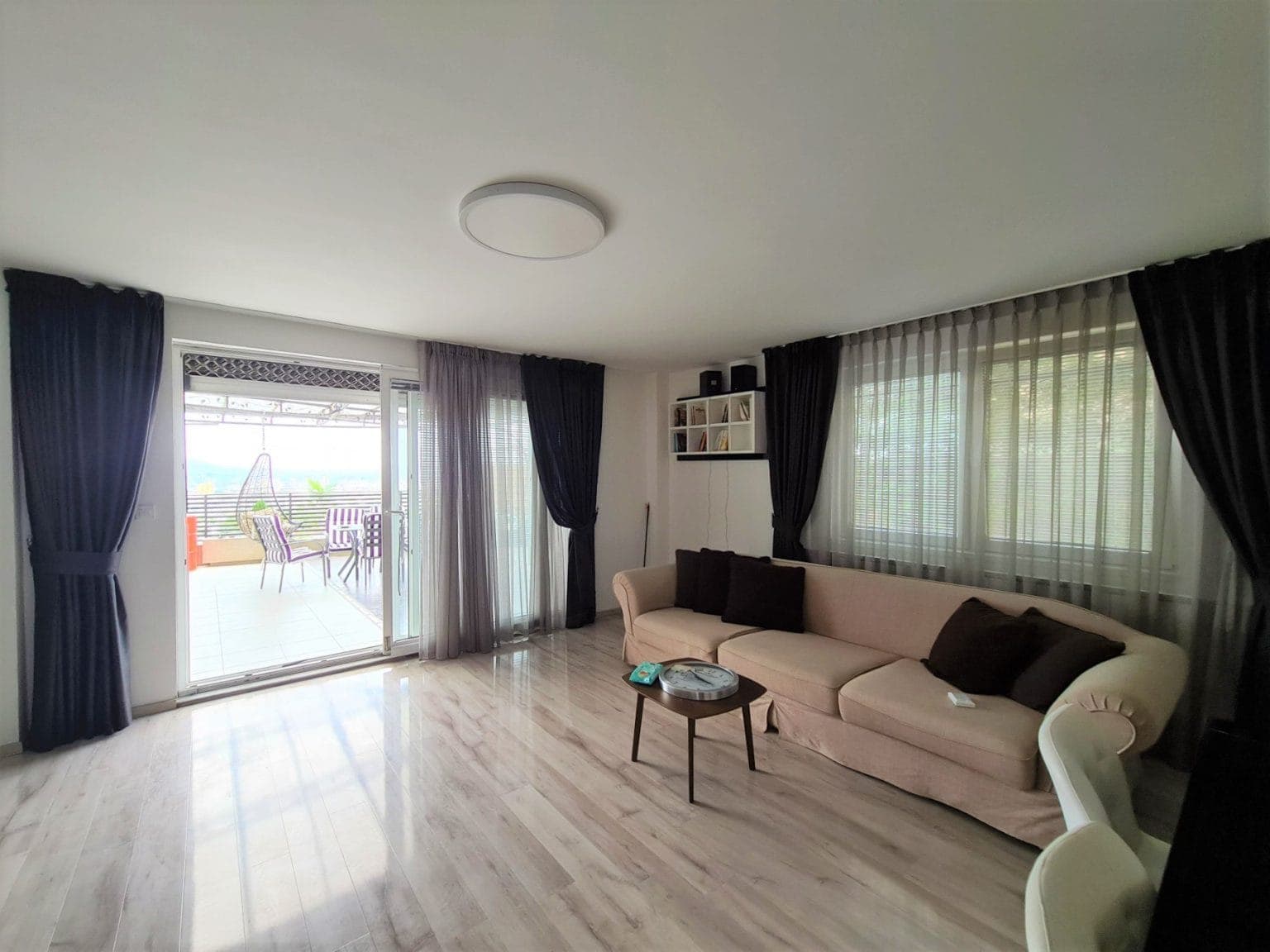Стан 220м2 со прекрасен поглед - За Продажба - Водно - Слика 2
