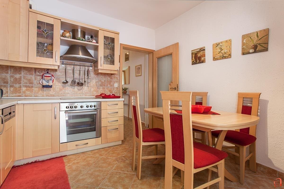 Comfortable house on Vodno - За Продажба - Центар - Image 3