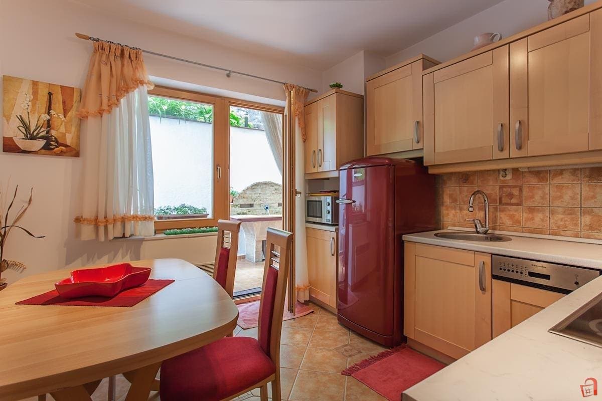 Comfortable house on Vodno - За Продажба - Центар - Image 6