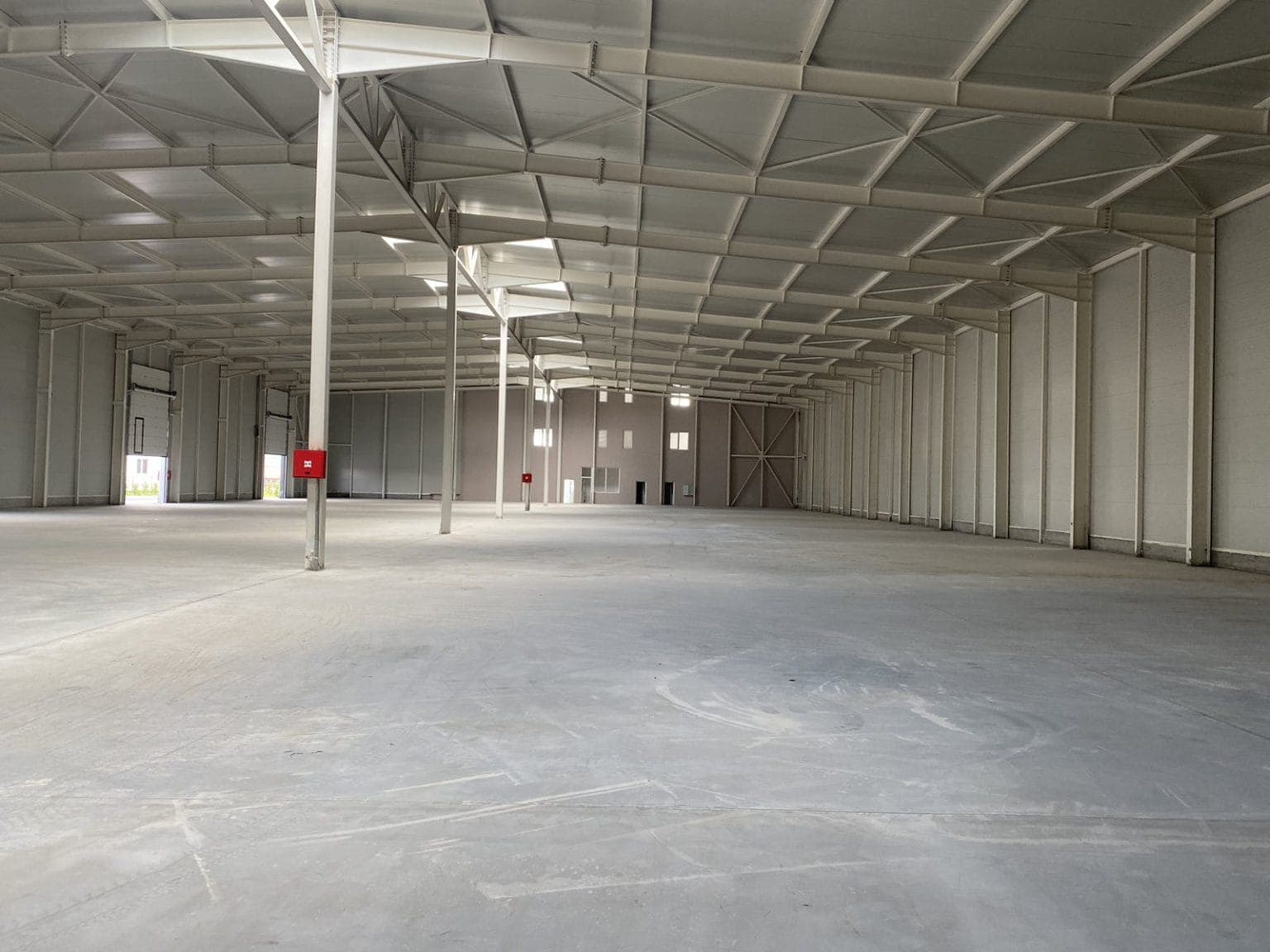 Business building and warehouse in Vizbegovo - For Rent - Karposh - Image 4