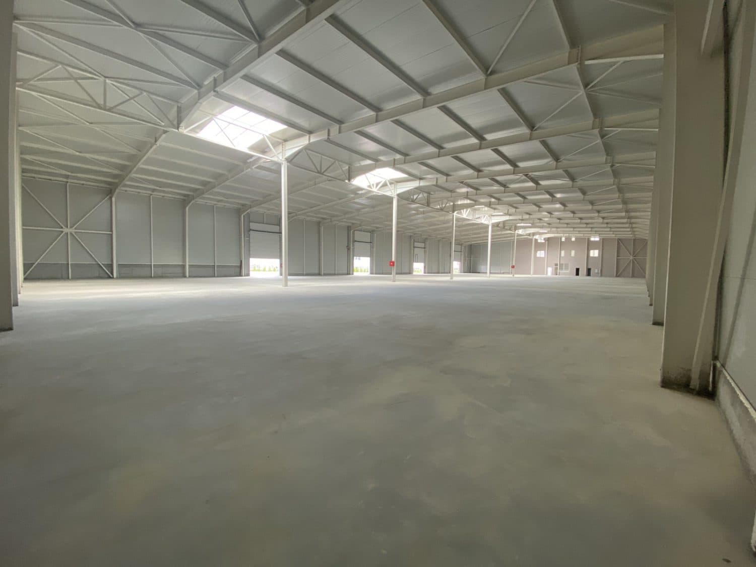 Деловен објект и хала во Визбегово - За Изнајмување - Карпош - Слика 3