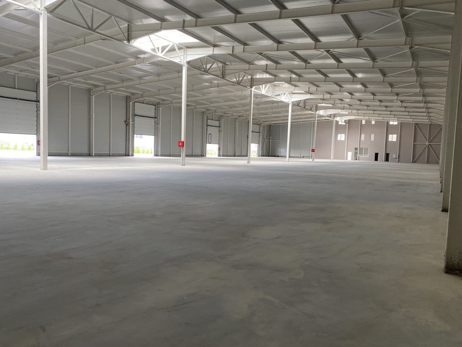 Business building and warehouse in Vizbegovo - For Rent - Karposh - Image 5