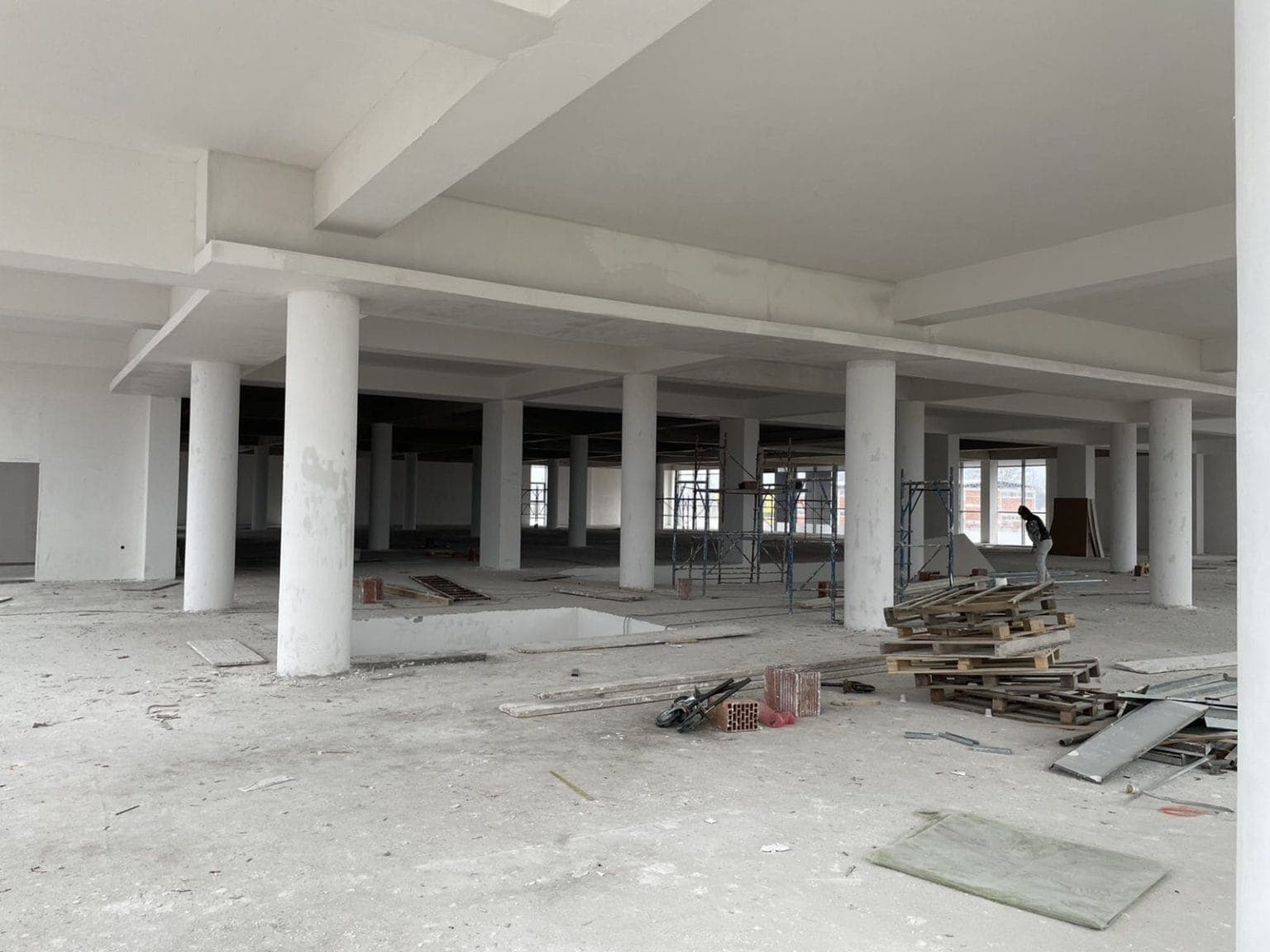 Деловен простор за изнајмување на атрактивна локација - За Изнајмување - Тетово - Слика 11