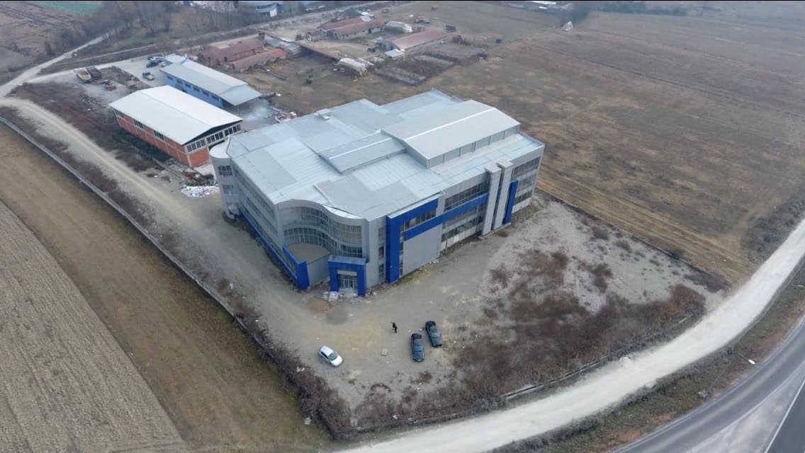 Деловен простор за изнајмување на атрактивна локација - 3