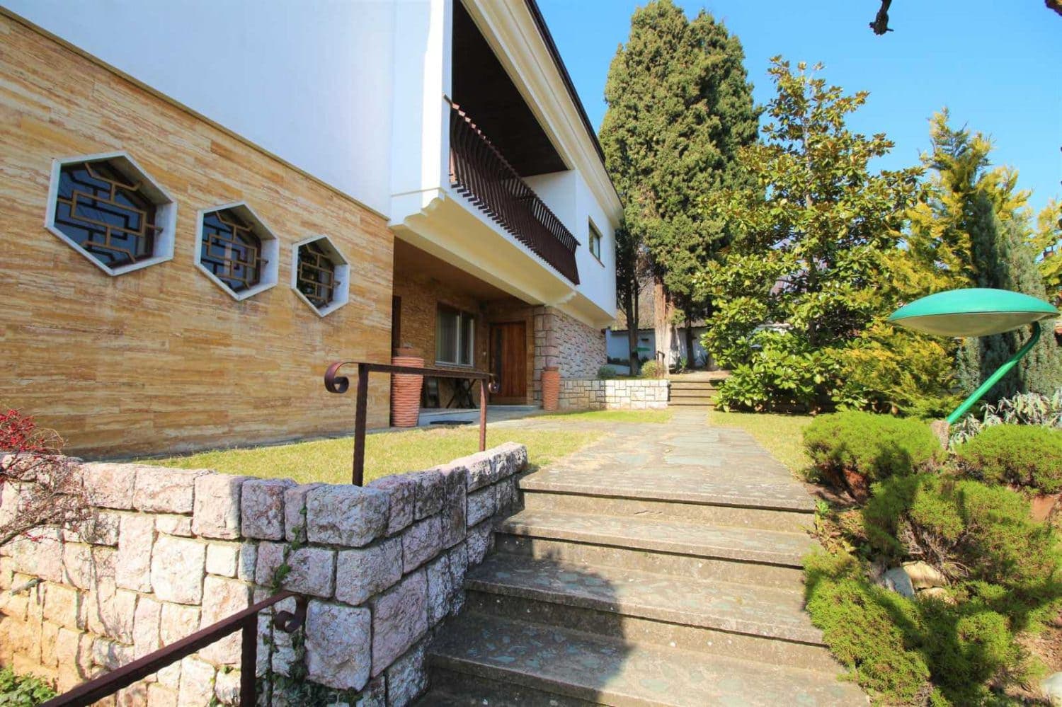 House with yard in Crniche - For Sale - Crniche - Image 4