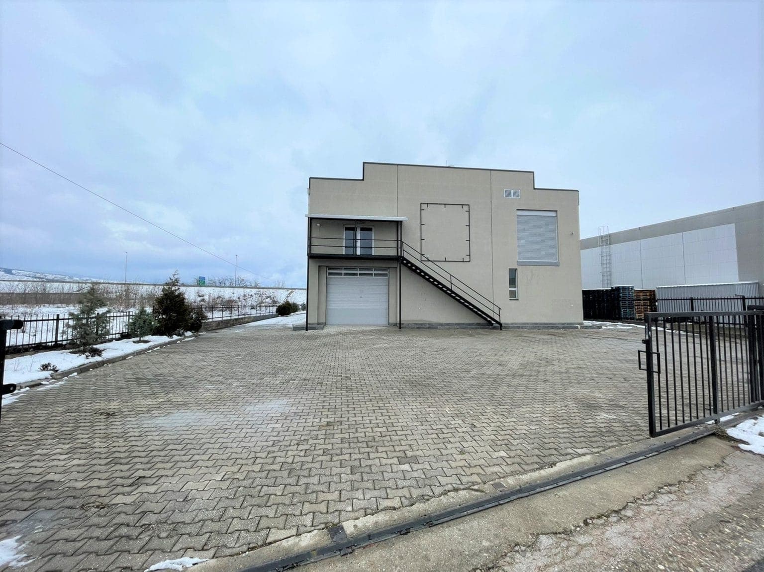 Се изнајмува деловен простор во Визбегово - За Изнајмување - Карпош - Слика 16