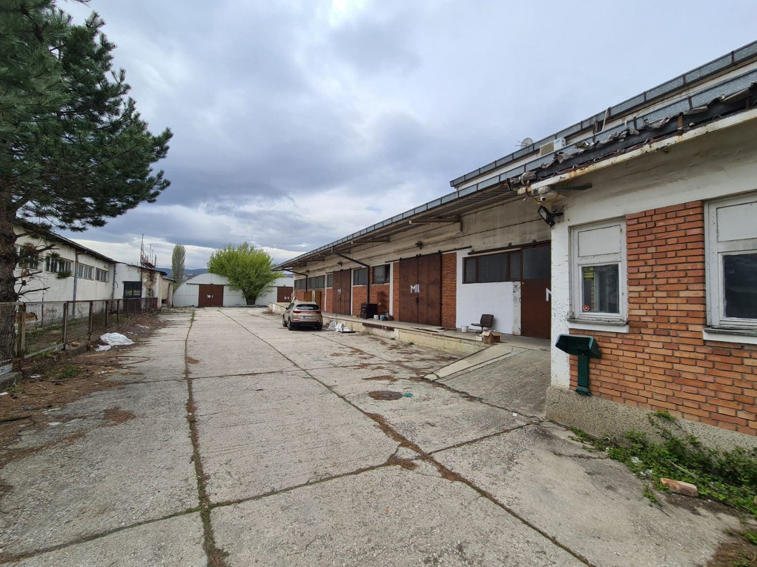 Магацини во Кисела Вода - 2