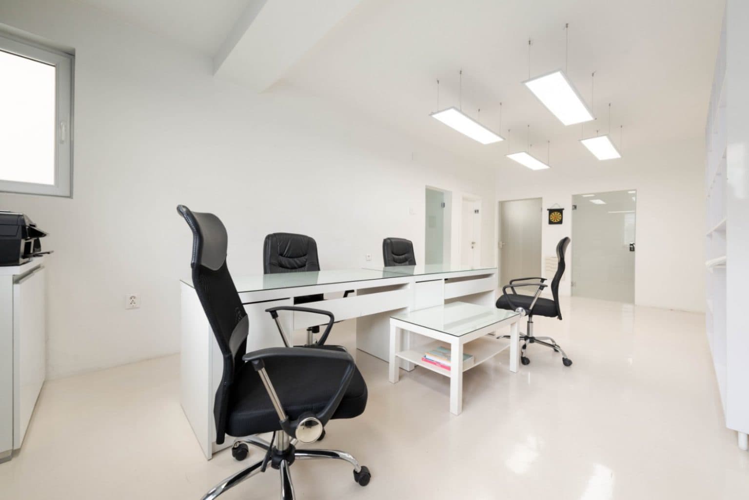 Business space in Debar Maalo - За Продажба - Центар - Image 1