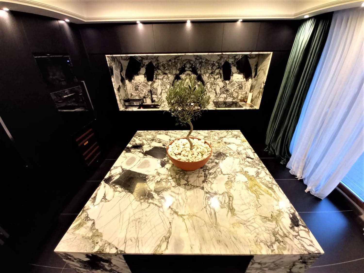 Луксузно опремен стан со прекрасен поглед на Водно - За Изнајмување - Кисела Вода - Слика 10