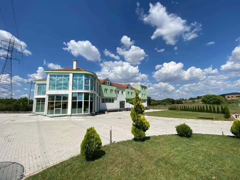 Се издава деловен објект во Куманово - За Изнајмување - Куманово