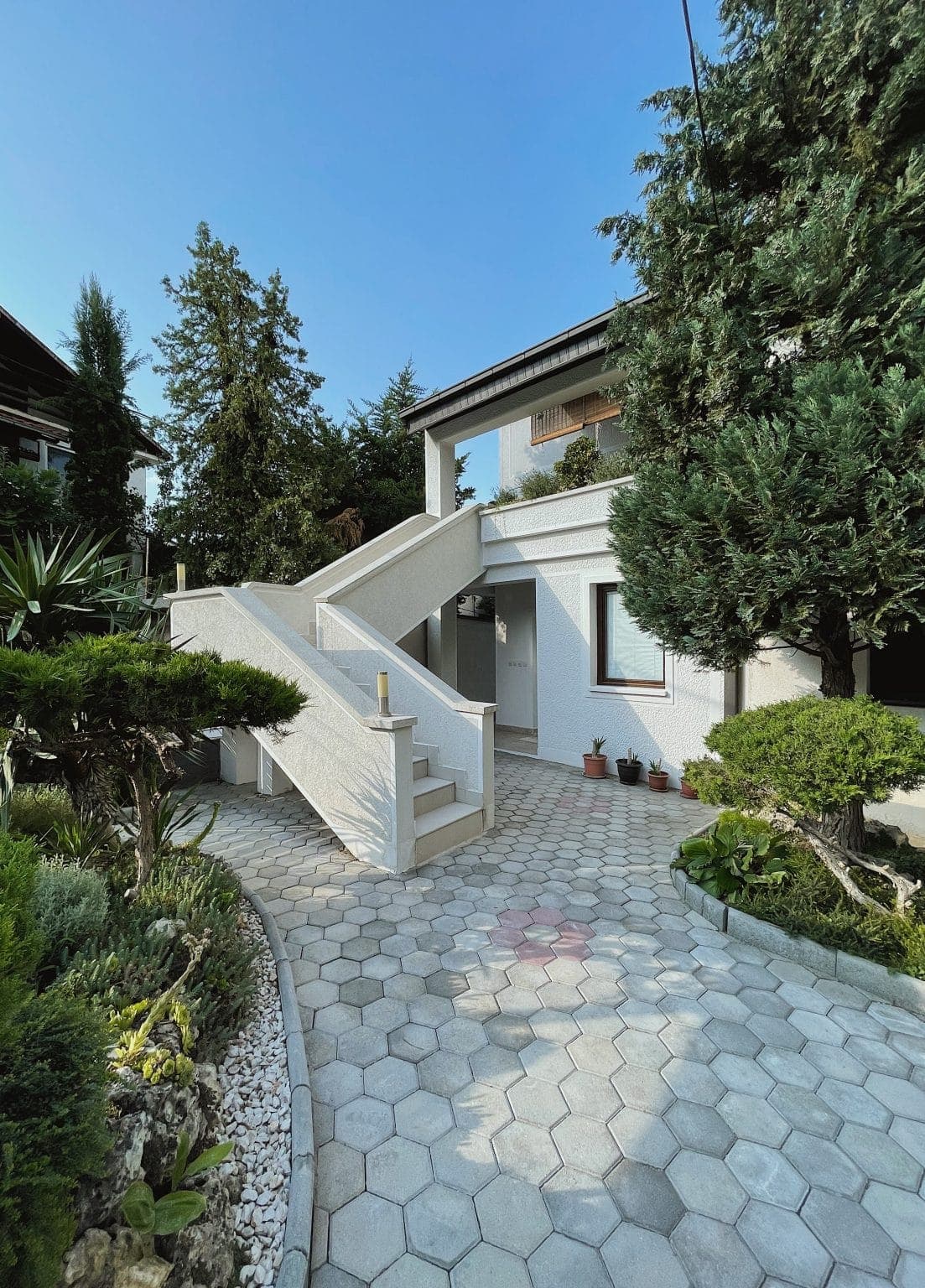 Модерен стан во Црниче - За Изнајмување - Црниче