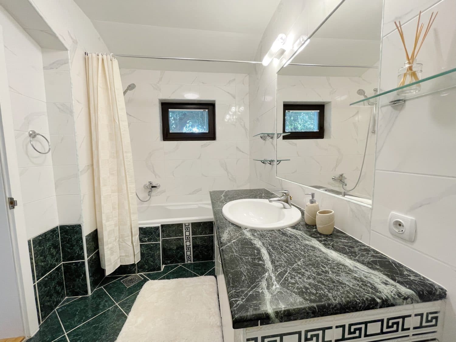 Модерен стан во Црниче - За Изнајмување - Црниче - Слика 18