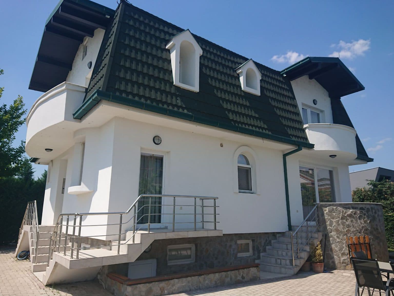 Нова куќа на одлична локација - За Изнајмување - Бардовци - Слика 1